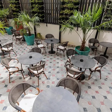 Artist 호텔 수보티차