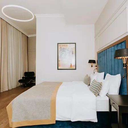 Artist 호텔 수보티차